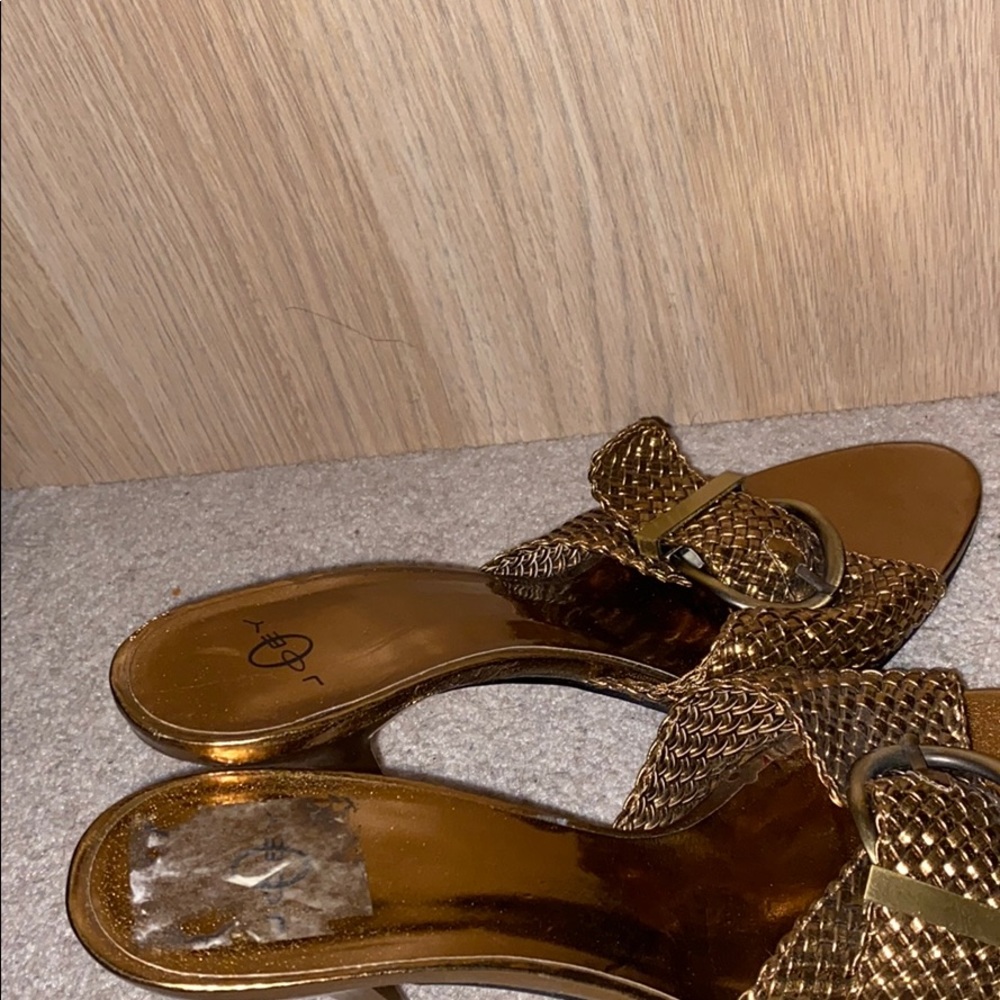 shoes - Picture 3 of 3